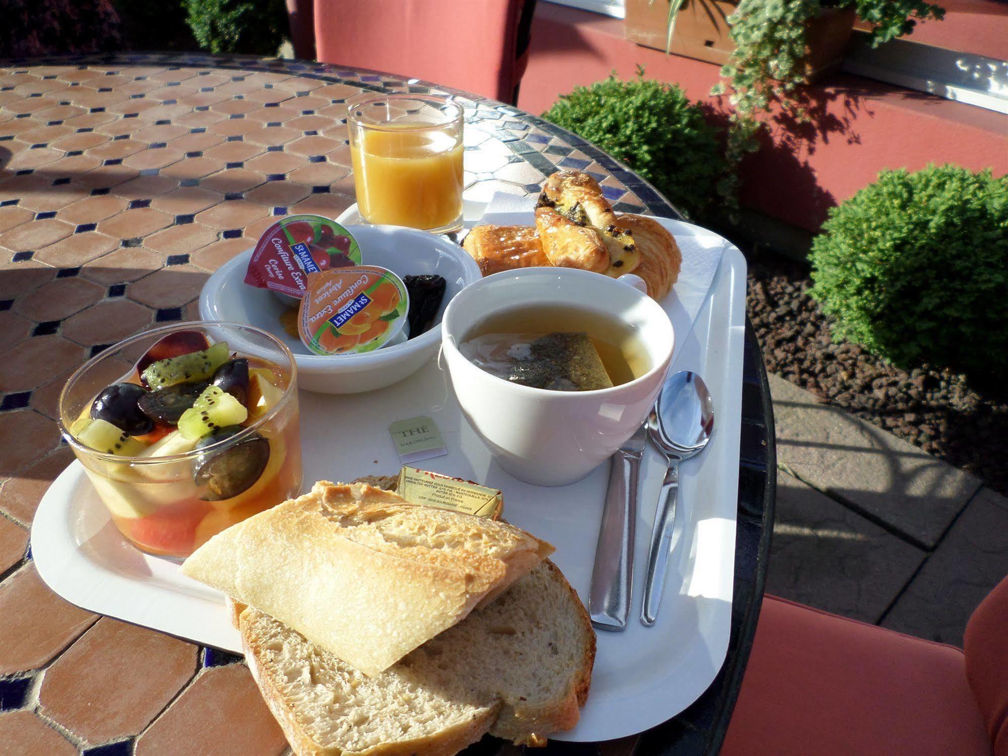 Logis Hotel Atrium Epinal Golbey Chavelot Bagian luar foto