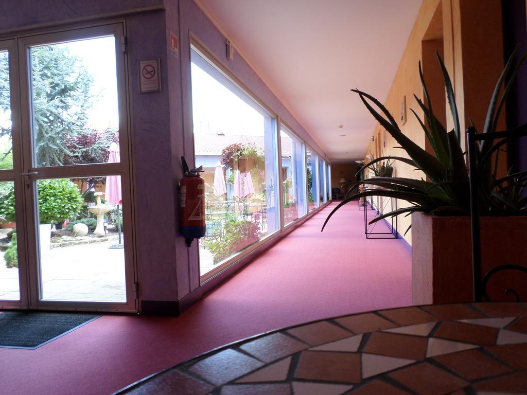 Logis Hotel Atrium Epinal Golbey Chavelot Bagian luar foto